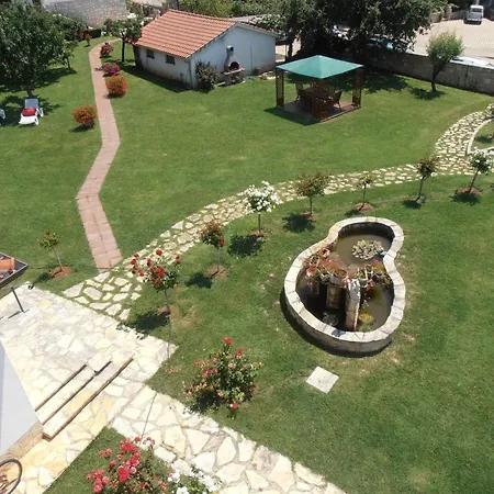 Linet 1- By Interhome Funtana