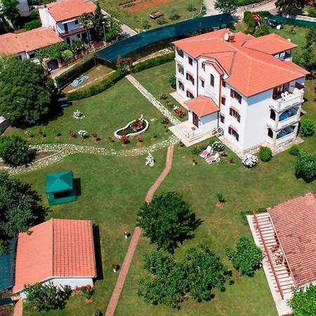 Linet 1- By Interhome Apartman Funtana
