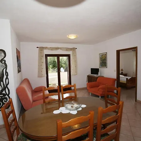 Linet 1- By Interhome *