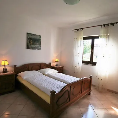 Linet 1- By Interhome Apartmán