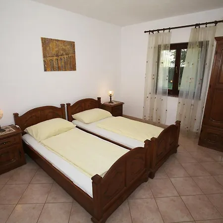 Apartmán Linet 1- By Interhome
