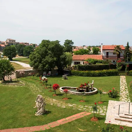 Apartman Linet 1- By Interhome Funtana